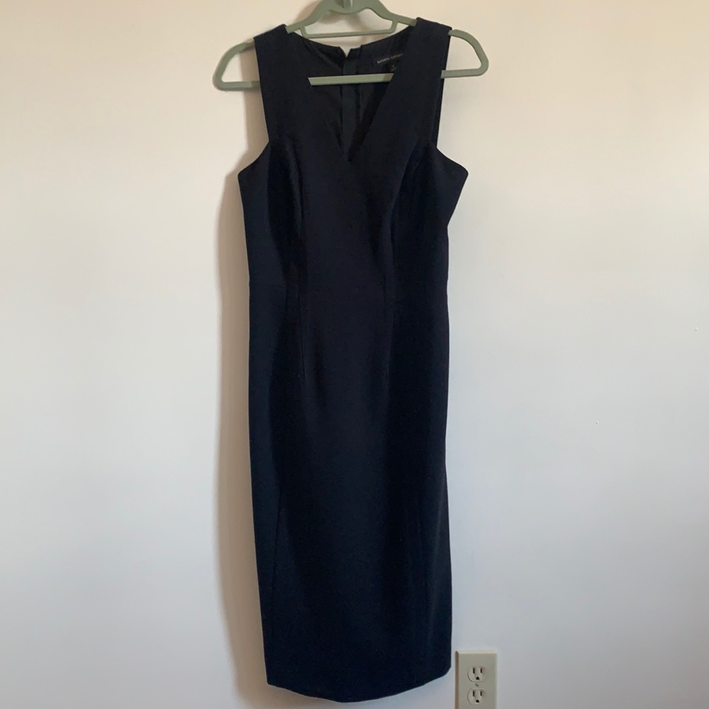 Banana republic fitted black back zip dress size 8 👗